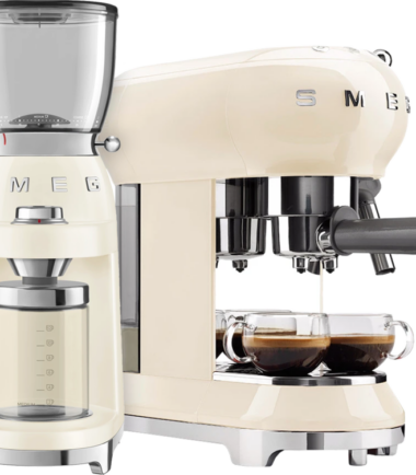 SMEG ECF01CREU Crème + Koffiemolen - Koffieapparaten Espresso Halfautomatisch
