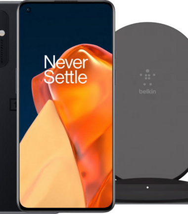 OnePlus 9 128GB Zwart 5G + Belkin Boost Up Draadloze Oplader 15W Zwart