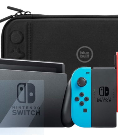 Nintendo Switch Rood/Blauw + BlueBuilt Screenprotector + BlueBuilt beschermhoes