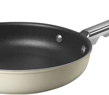 SMEG Koekenpan 24 cm Crème - Koekenpannen