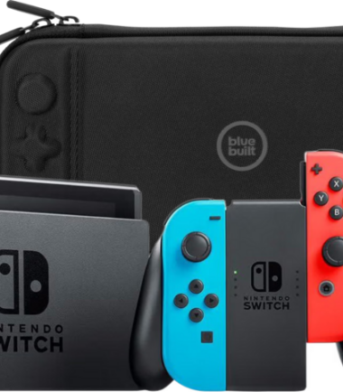 Nintendo Switch Rood/Blauw + BlueBuilt Beschermhoes
