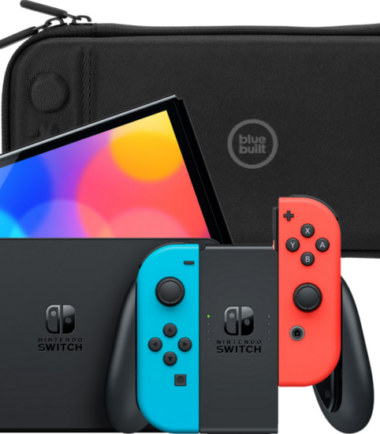 Nintendo Switch OLED Blauw/Rood + BlueBuilt Beschermhoes