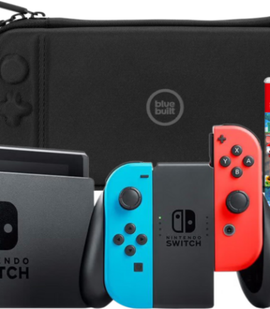 Nintendo Switch Rood/Blauw + Super Mario Bros. Wonder + BlueBuilt Beschermhoes