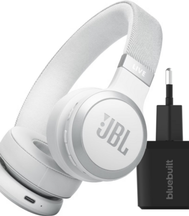 JBL Live 670NC Wit + BlueBuilt Quick Charge Oplader met Usb