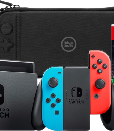 Nintendo Switch Rood/Blauw + EA Sports FC 25 + BlueBuilt Beschermhoes